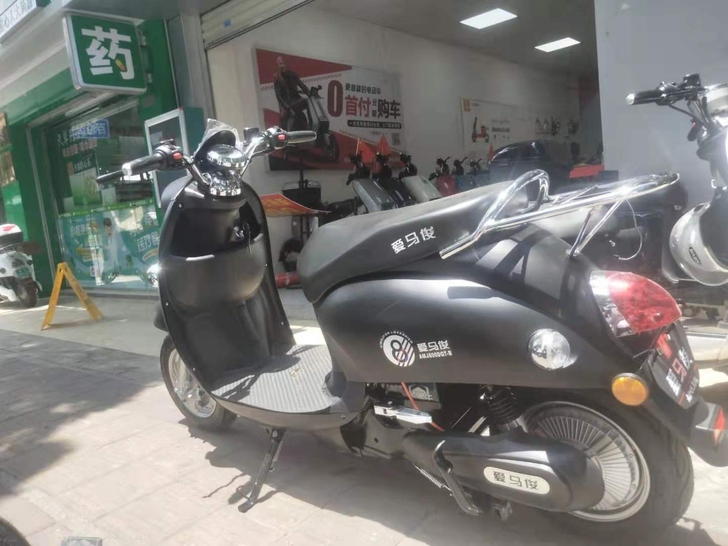 雅迪爱玛新日同款小龟王电摩电动车电瓶车非二手