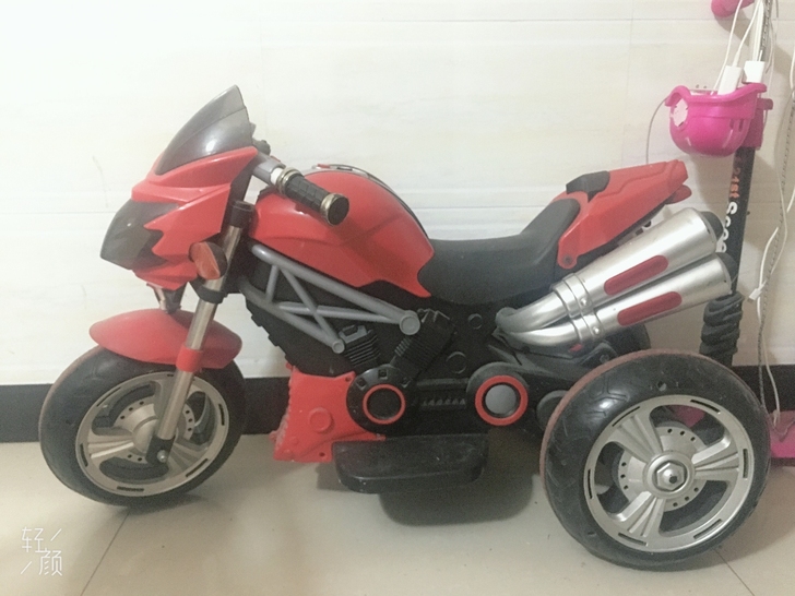 电动三轮摩托车，朋友送的，就骑出去过一次，...