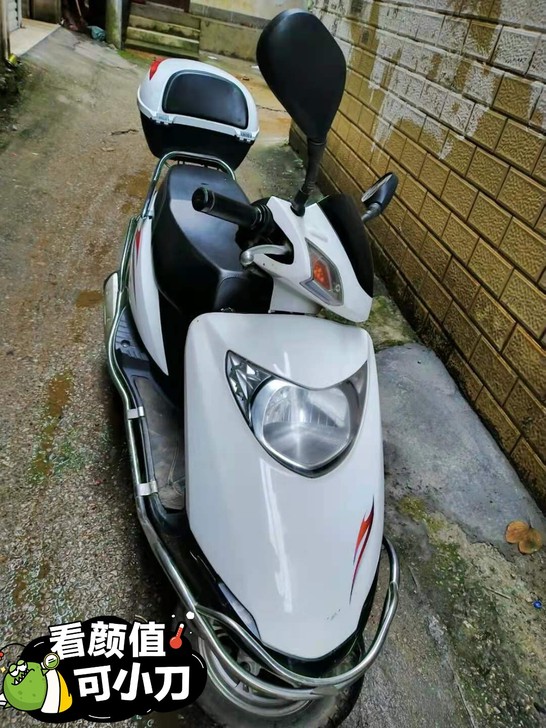 转让一部踏板助力车，8层新，车况很好没什么...