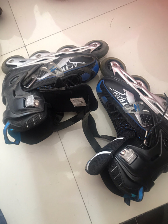 单排四轮旱冰鞋！九成新，不带刹车，买回来没...