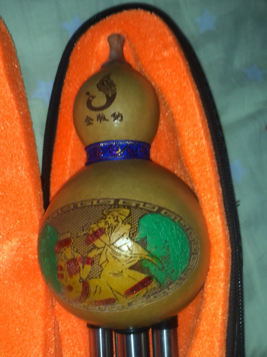 金版纳葫芦丝,几乎全新,没有一点损。喜欢的...