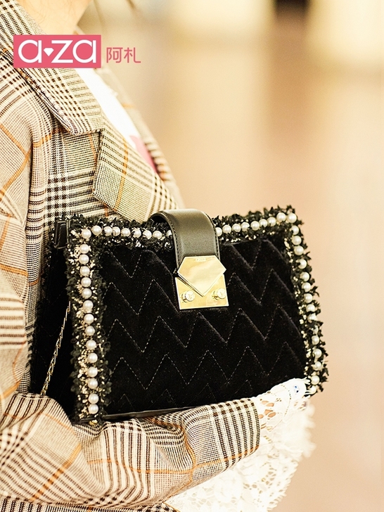 小香风包包2021新款潮网红单肩斜挎包女百...