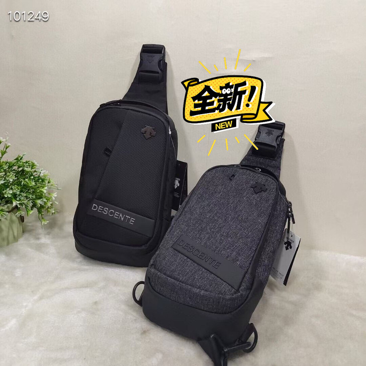 韩国迪桑特胸包，尼龙防水面料 做工精细，标...