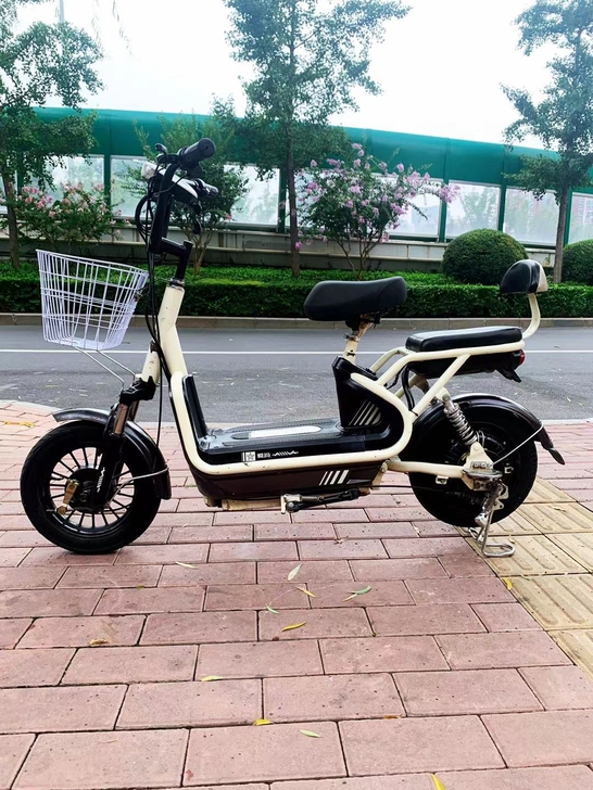 二手爱玛电动车   售后保障电瓶车