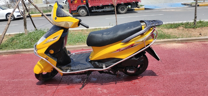 处理闲置五羊125摩托一辆，市区禁摩换电车...