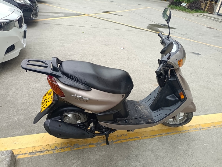 雅马哈巧格，一万多公里，灯亮表走，声音小蜜...