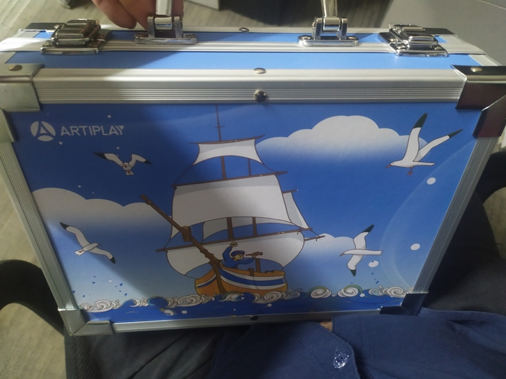Artiplay 全新未拆封画画全套工具，...