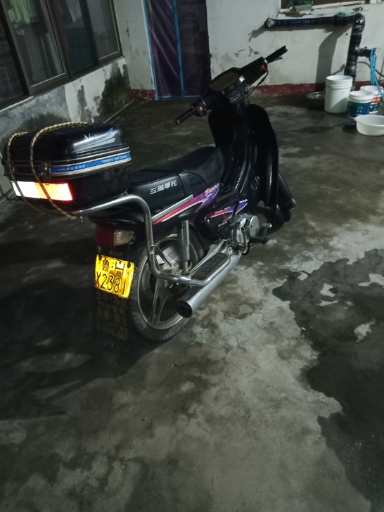 台湾三雅摩托车110，结婚时买的，手续找不...