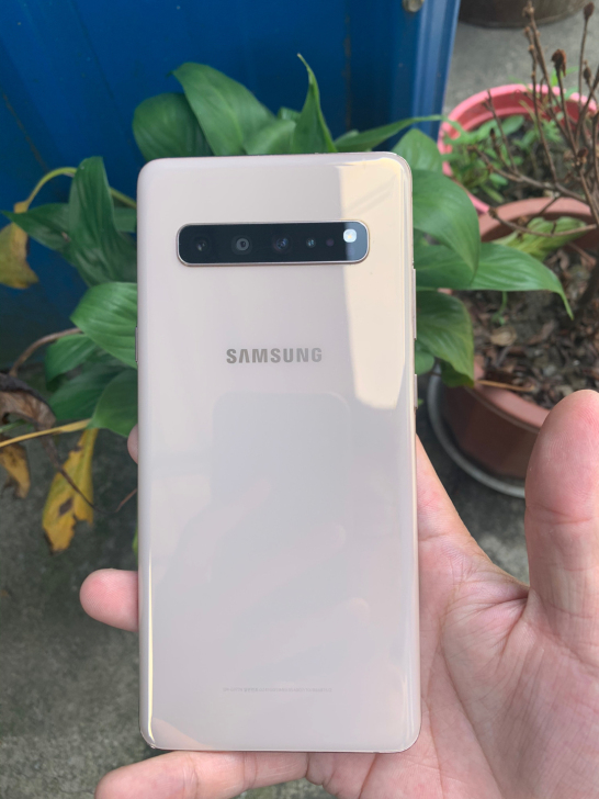 三星s105G版本，8+256g大内存。外...