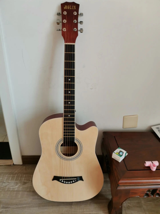 【包邮】急出伊姆斯吉他，买来一个月，当时头...