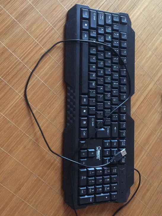 新买的键盘买回来没用过，电脑坏了