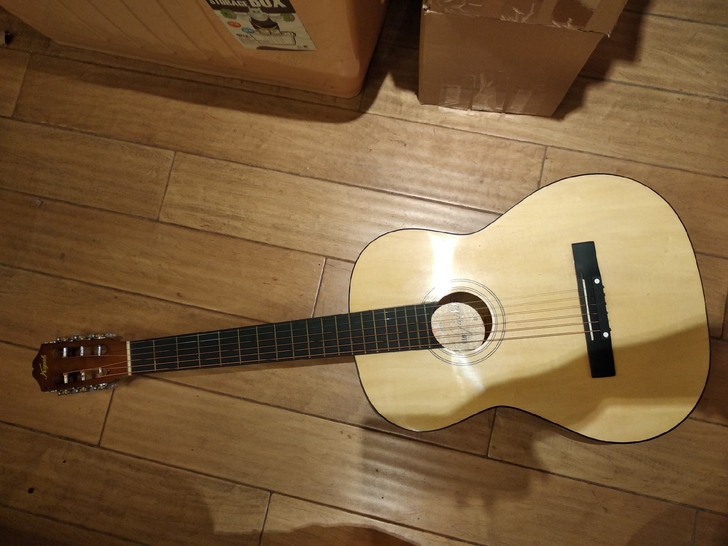 红棉吉他，买来放在那里没用过，具体品相见图...