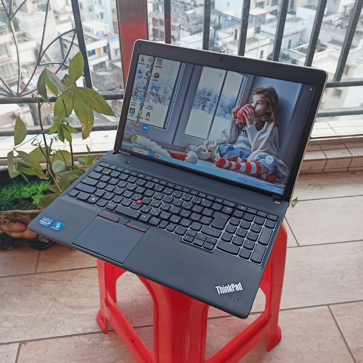 小姐姐自用 i7 笔记本联想电脑 8G运行...