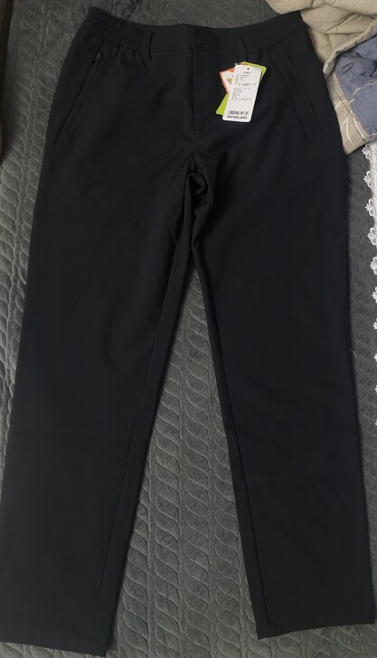 男士全新裤子,吊牌还在,别人送的,不太喜欢...