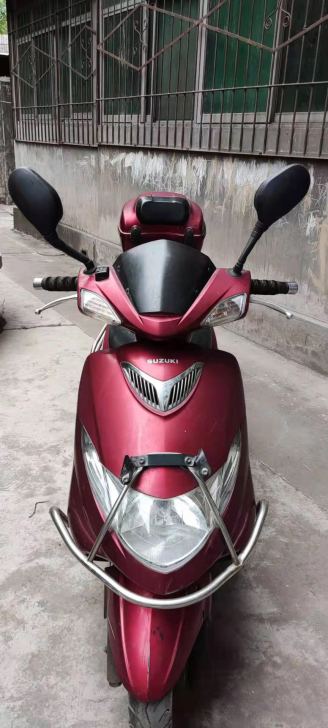 铃木125踏板摩托车，买来有快三年了，很少...