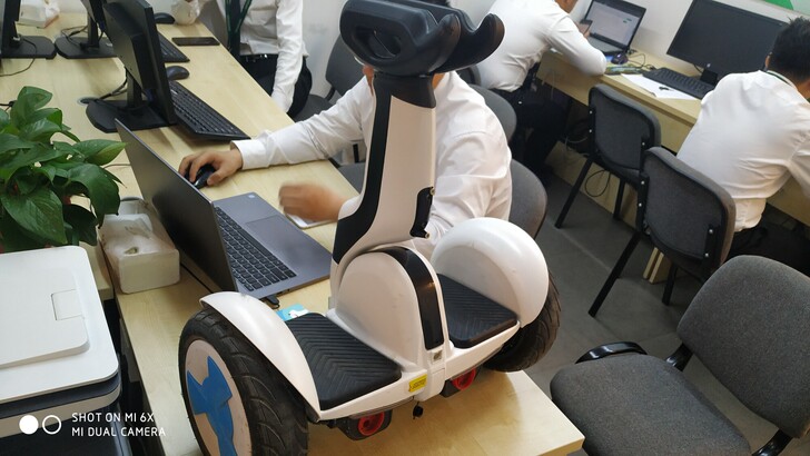领奥平衡车，99新。买来一个多月。杠杠滴续...