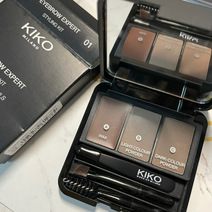 kiko眉粉，色号01，全新未使用，刷具齐全