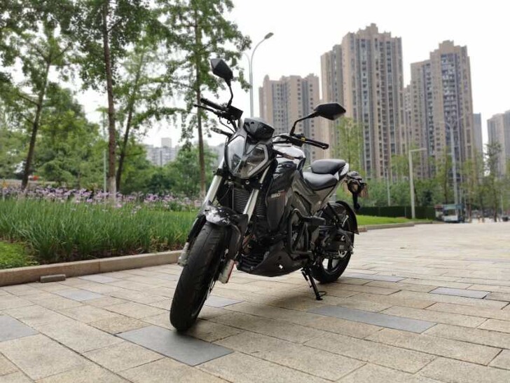 贝纳利小驯龙，街车，摩托车，摩托车