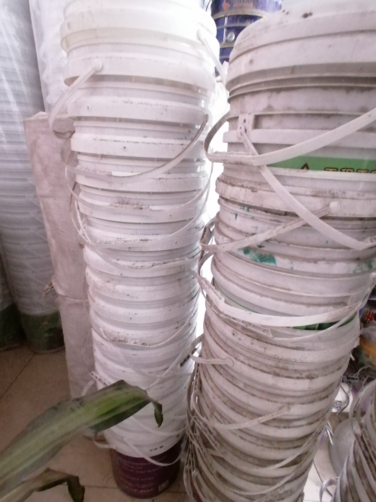 20kg白色胶桶，新料的，质量很好，很耐用...