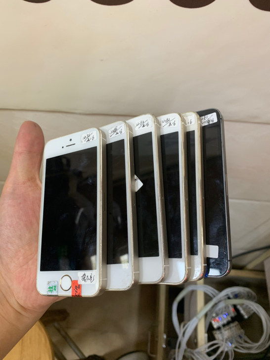 5s 无锁 插卡正常 问题贴出来也拍出来了...