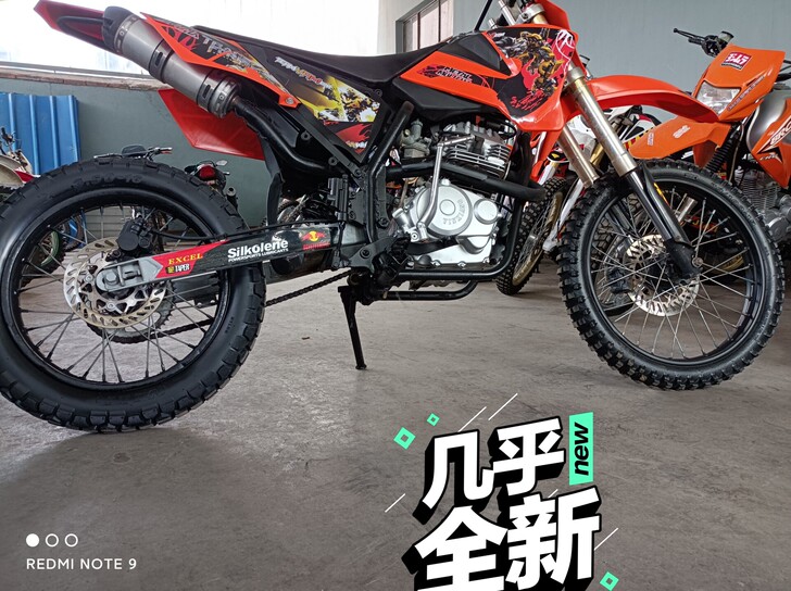 精品波速尔T8 250排量 给油就翘头...