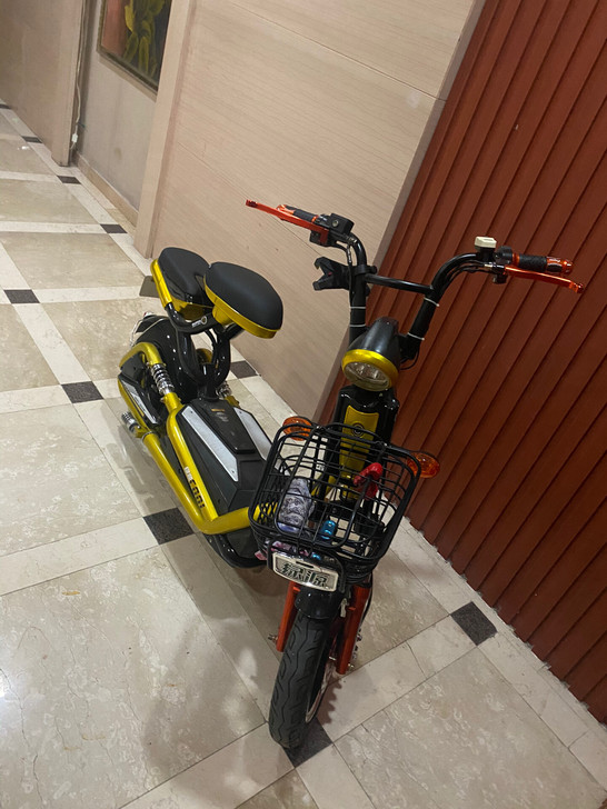 绿源电动车专卖店买入  九成以上新 基本开...