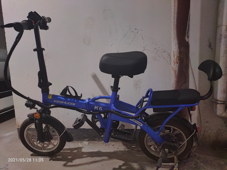 去年买的电动车，使用时间不超过一年！八成新...