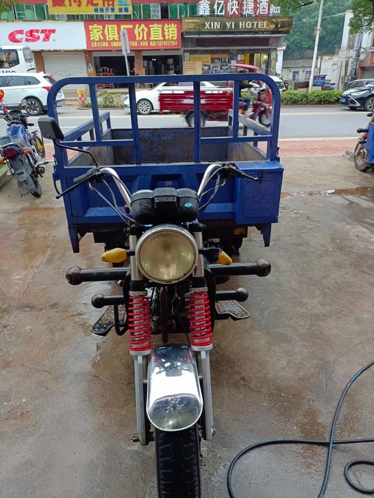 三轮摩托车，大小排量都有，价格面议