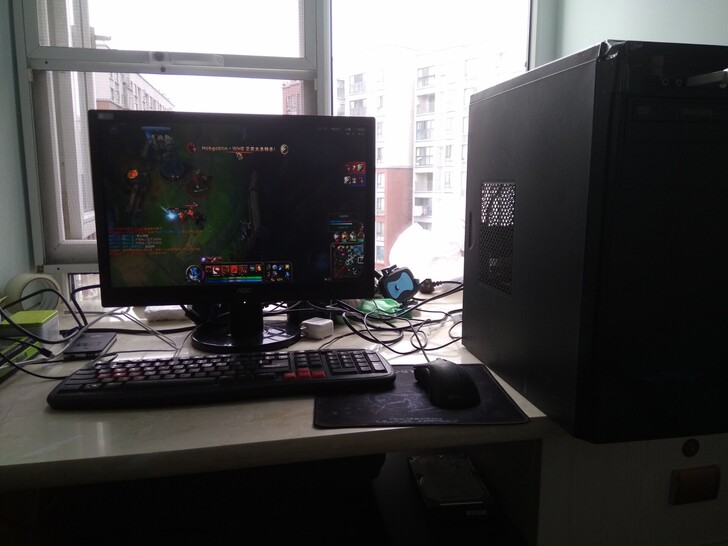 自用的游戏电脑主机。英雄联盟LOL CF ...