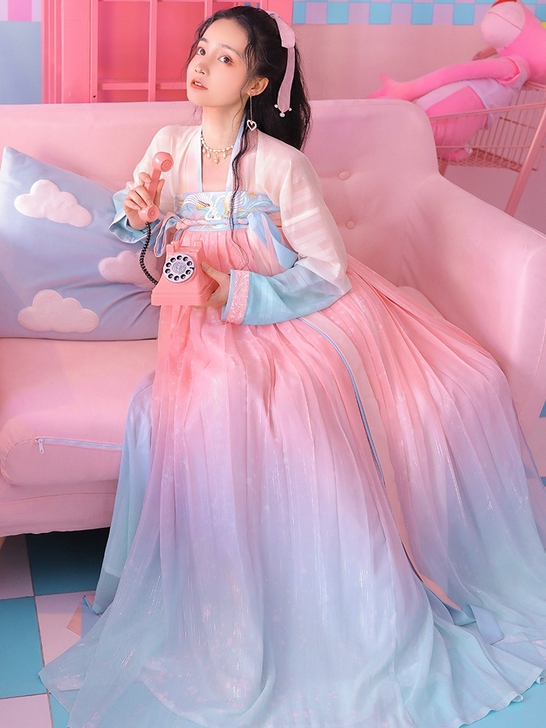 重回汉唐初夏汉服