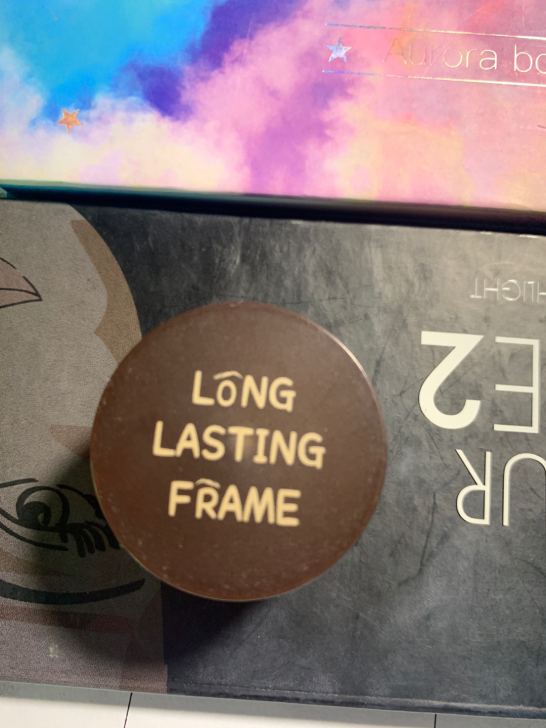 橘朵眉膏，使用量如图，现在比较喜欢用眉粉画