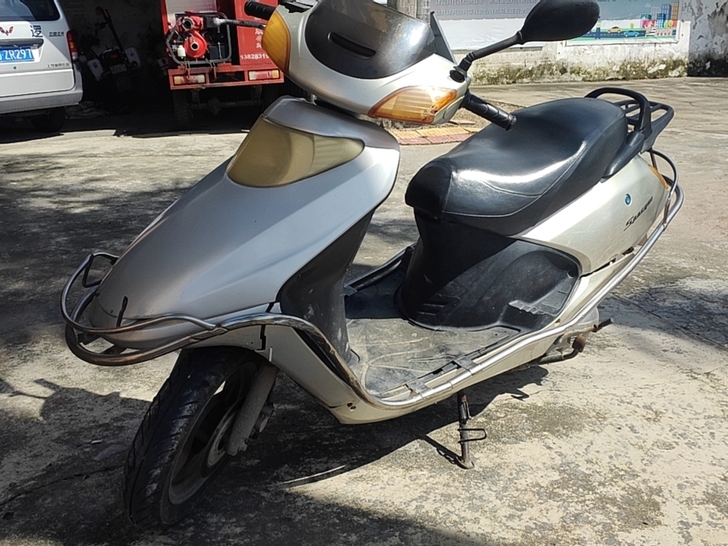 因换工作，闲置一辆摩托车，880自提