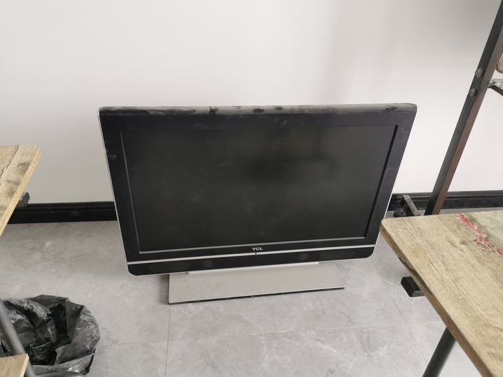 闲置液晶电视500拿走，功能正常