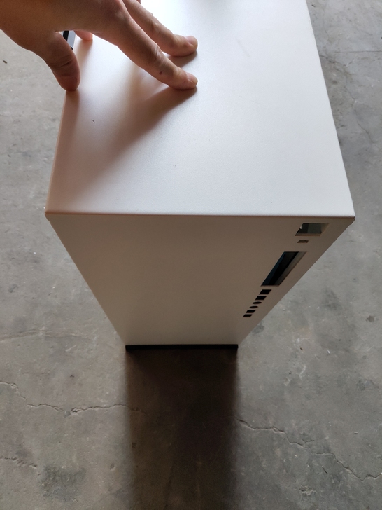 大白铁壳电脑机箱，整体完好，成色如图，开关...