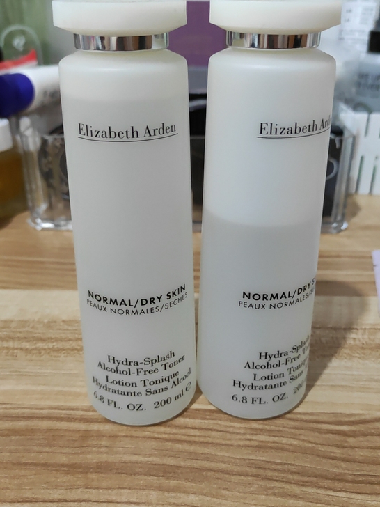 雅顿的柔润保湿调理露两瓶，就是其实就是化妆...