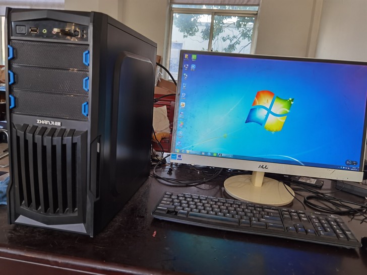 高主频台式电脑一套