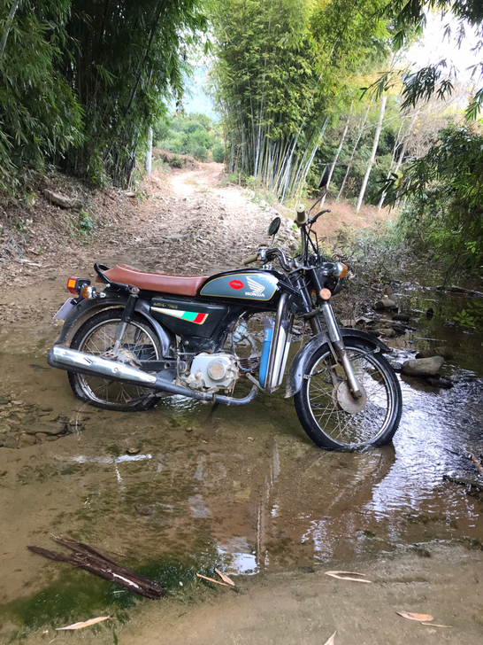 1996年的复古嘉陵摩托车70c.嘉陵机头...