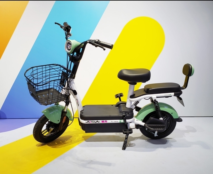 美特好超市搞活动剩10几辆全新爱玛电动车便...