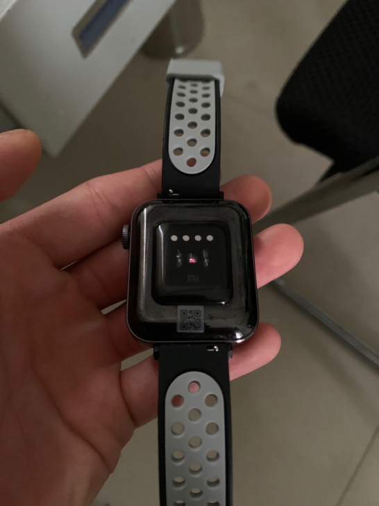 小米手表 99新自己用的。在保5个月。