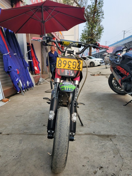 硕普小越野摩托车