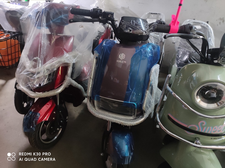 工厂直销小米电动车，都是上永久红牌，不用驾...