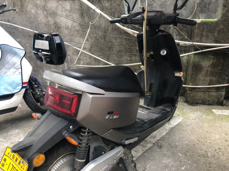 上班自用雅迪电动车转让，市区上下班代步3天...