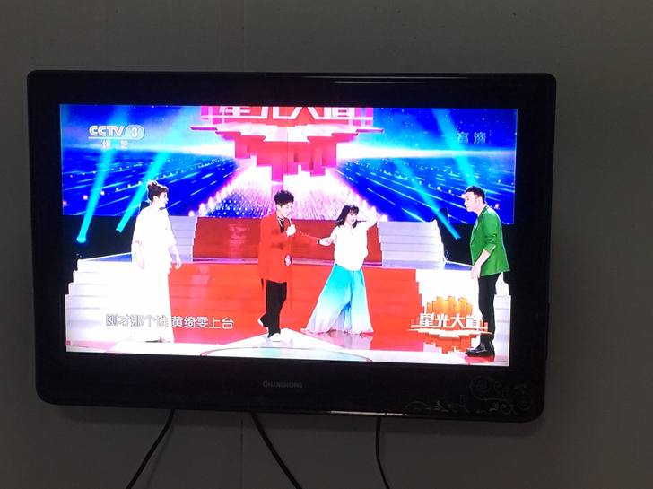 长虹液晶电视机，图像清晰声音洪亮