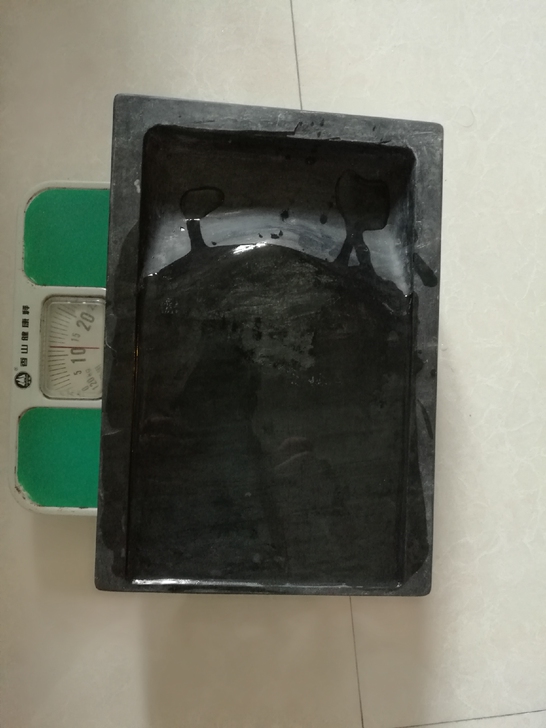 清代眉纹歙砚(旧藏品)。长32.5厘米，宽...