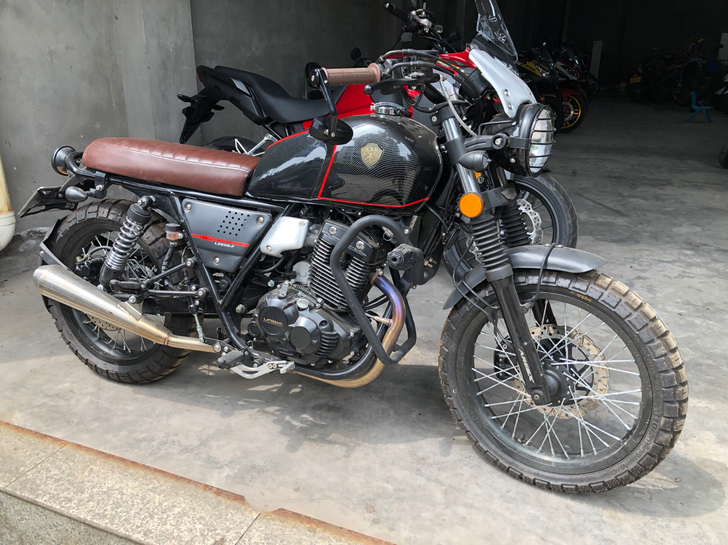 阿瑞斯 250  复古摩托车