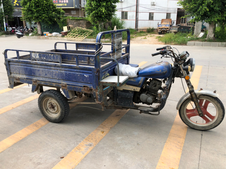 175CC隆鑫三轮车摩托车，1.8米车卡 ...
