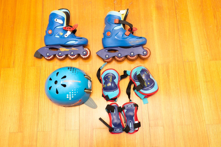 31码,小孩旱冰鞋,包含护具,小孩玩了几次