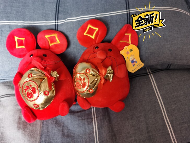孩子爸单位玩游戏送的一堆玩偶，一直放在袋子