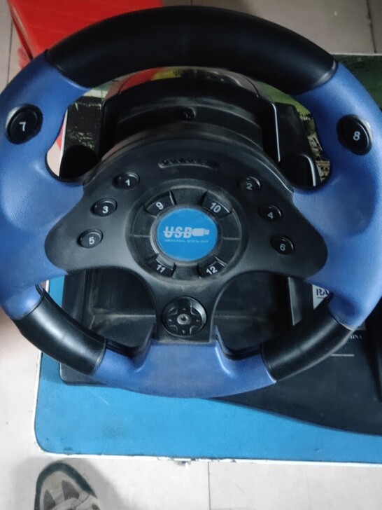 赛车游戏方向盘,脚踏板,收来的不会玩,转给...