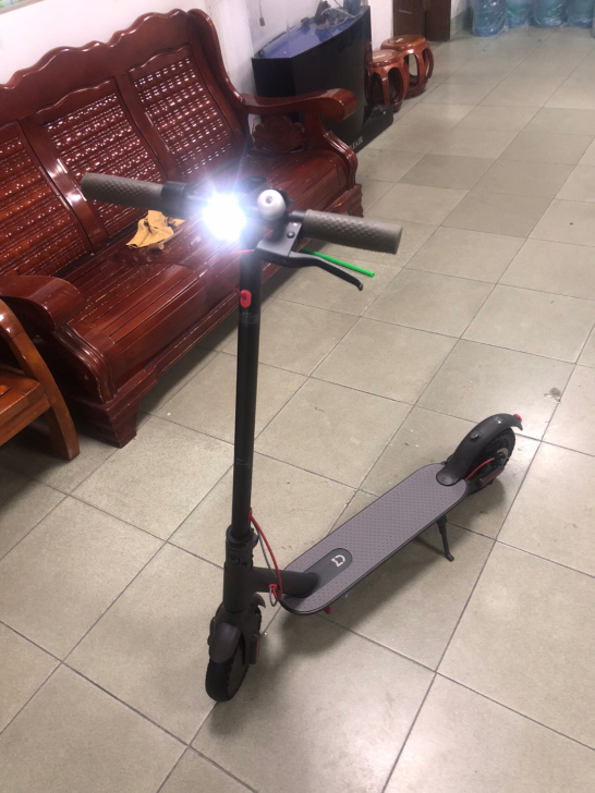 小米滑板车，小米电动滑板车！， 成色如图！...